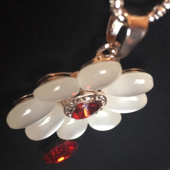 Opal Flower*Drop Crystal Necklace - Picture 5 of 13